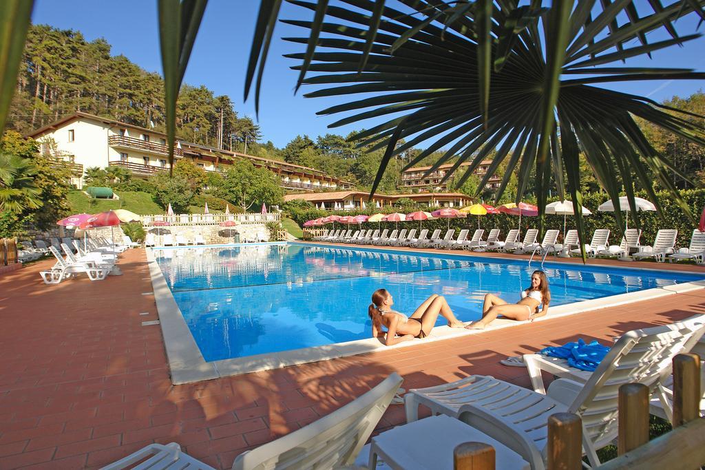 Hotel Residence Campi Tremosine Exterior photo